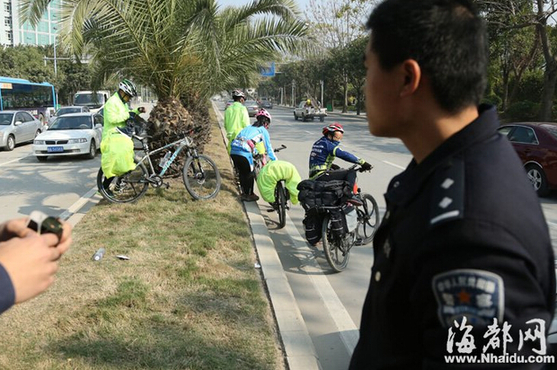 五四北又現(xiàn)騎行乞討團(tuán)　榕騎友對(duì)話揭穿乞討騙局