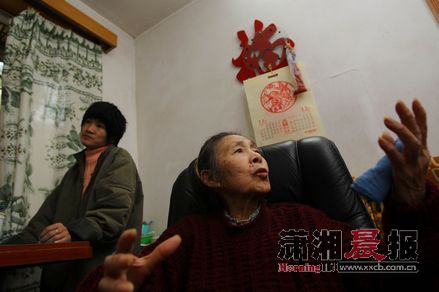 83歲老人照顧殘疾養(yǎng)女40年傾盡積蓄送其動(dòng)手術(shù)