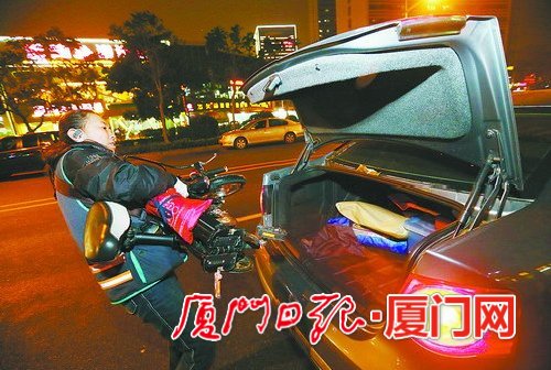 揭廈門女代駕司機(jī)真實(shí)生活　接單率比男性高一倍