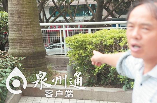 女子醫(yī)院草地上意外產(chǎn)女 丈夫出車禍女兒1歲